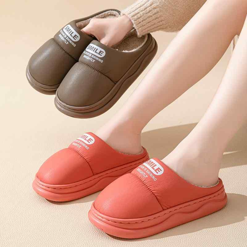 スリッパ 男性用スリッパ 秋冬 厚底 暖かい 室内履き 女性用スリッパ 防水 滑り止め EVA 縫製 普段使い 灰色 コーヒー 皮ピンク 緑色 西瓜赤 黄色