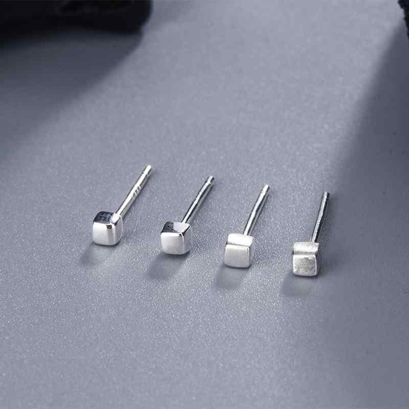 ピアス 男女兼用 スクエア シルバー 電気メッキ加工 幾何学模様 イヤリング 個性的 トレンド アクセサ..