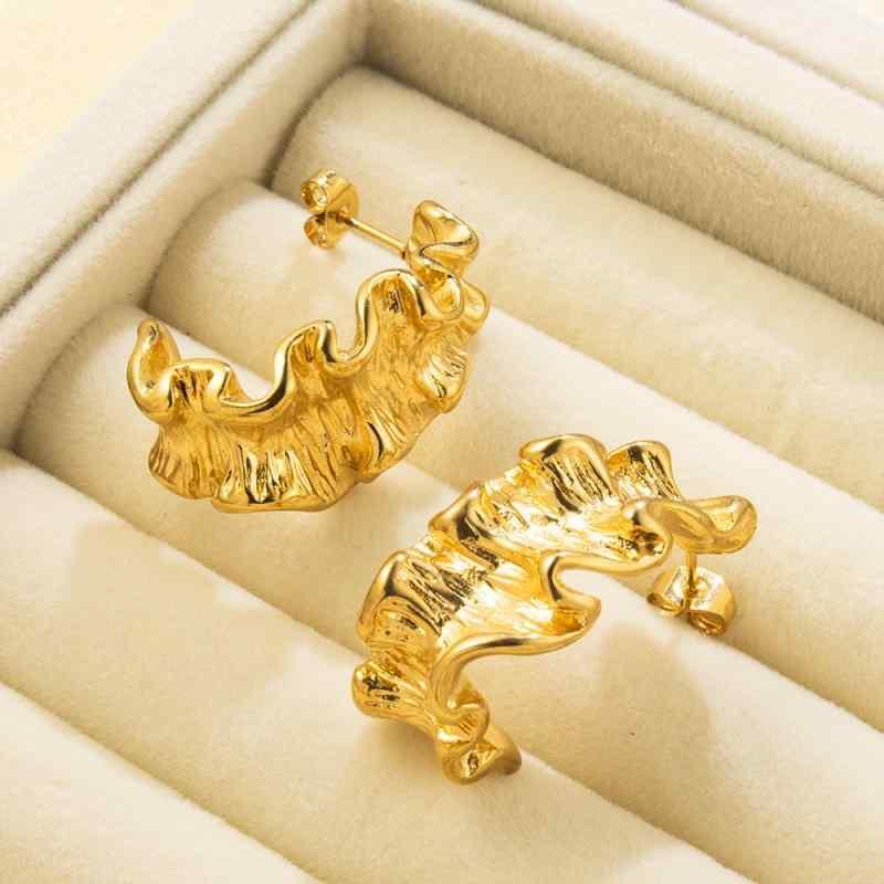 イヤリング レディース 18K 金メッキ チタン鋼 ウェーブ しわ 寄せ 非対称 ヨーロッパ アメリカ スタイル ファッション 通勤用 アクセサリー