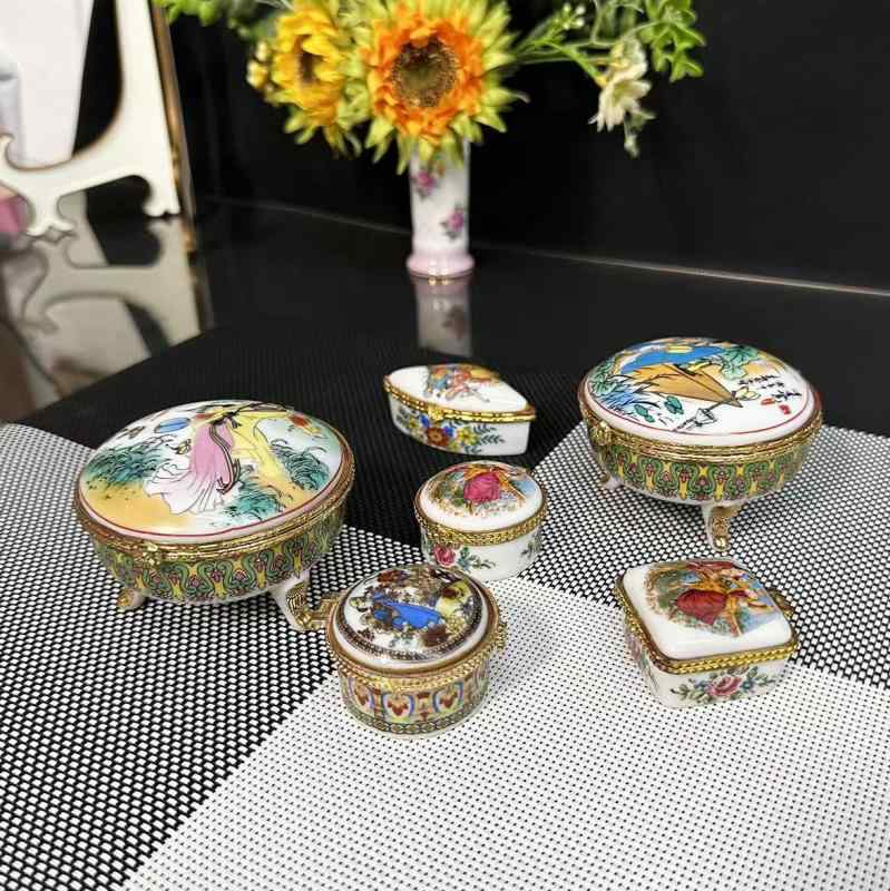 アクセサリーケース ジュエリーボックス 陶器製 大容量 アンティーク調 和風 レトロ ネックレス ピアス 指輪 収納ケース 小物入れ 古代美人 ハス 蝶