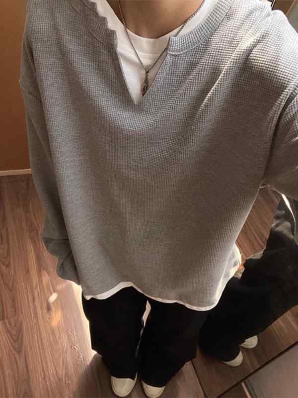 Rakuten - メンズ Tシャツ 長袖 Vネック 偽ツーピース ハウンドトゥース柄 ヴィンテージ風 秋冬 合体型 セットアップ 化繊混紡 防皺 耐摩耗 灰 黒 青少年 成人 男性用 トップス ゆったり シンプル 日常使い カジュアル