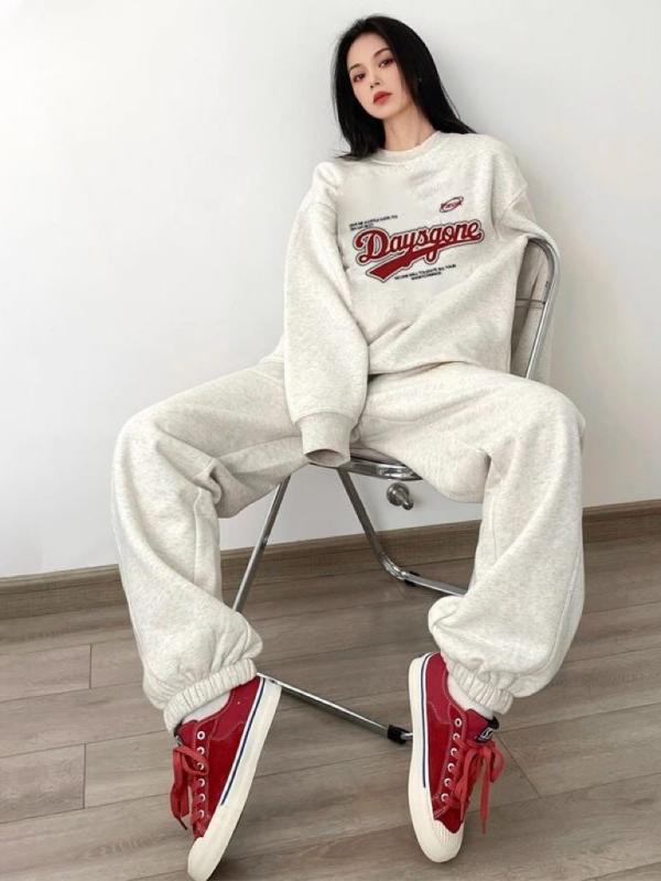 レディース 秋冬 スポーツ セットアップ トップス ワイドパンツ 2点セット 復古風 ゆったり 長袖 長ズボン ポリエステル グレー 印花 デザイン 日韓 スタイル 慵懒風 快適 日常使い 通勤 カジュアル 吸湿速乾 伸縮性 軽量