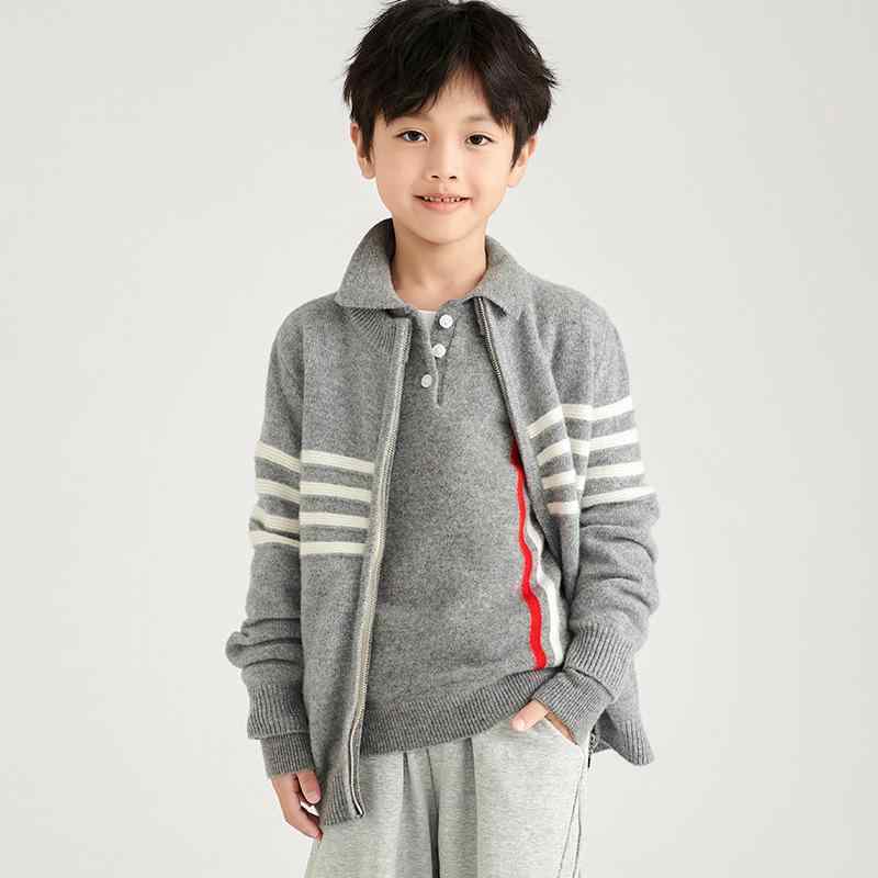 ・性別: 中性/男女兼用・スタイル: 韓国版・適合年齢: 中小キッズ(3~8歳、100~140cm)・シーズン: 冬、秋・毛糸の太さ: 普通・厚さ: 普通・袖丈: 長袖・留め具: ジッパー・柄: ストライプ・実写有無: 実写モデルあり・在庫: あり・要素: ストライプ、可愛い・主な生地: ウール100%・安全レベル: B・ネックライン: ラウンドネック・フード: なし・カラー: ブラック、ライトピンク、スカイブルー、ミディアムグレー・適合身長: 100cm、110cm、120cm、130cm、140cm、150cm、160cm、170cm・フロント: ジッパー・製品カテゴリ: キッズセーター