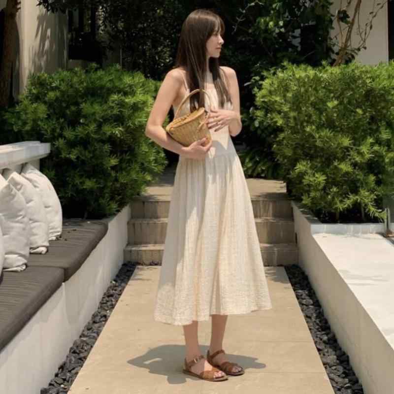 ワンピース レディース 春夏 リゾート風 ロングワンピース ノースリーブ 肩紐 スクエアネック ギャザー ミモレ丈 Aライン 韓国ファッション カジュアル きれいめ かわいい おしゃれ 米白色 黒色