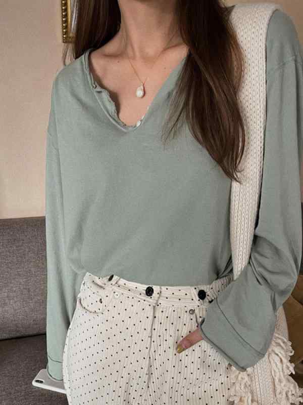 Tシャツ レディース 白色 トップス 綿100% 韓国風 Vネック 長袖 カットソー ゆったり 普段使い デイリー 日韓スタイル