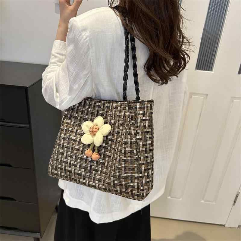 Tote Bag Type - トートバッグ レディース 大容量 編み込み 籠バッグ かごバッグ 肩掛け 手提げ 通勤 通学 普段使い 旅行 リゾート フラワーモチーフ 春夏