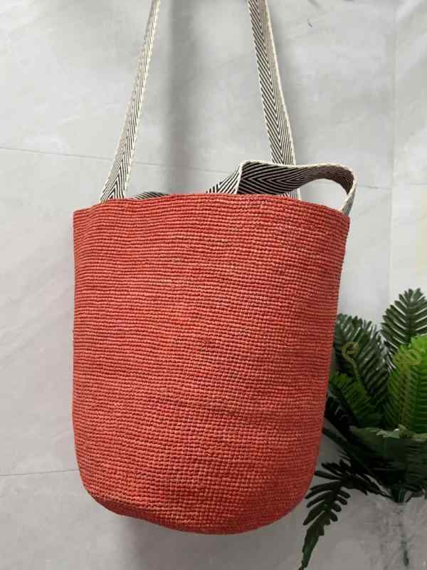Handbag Type - かごバッグ レディース ラフィア 草編み トートバッグ 斜めがけ ビーチバッグ 手提げ 肩掛け ベージュ ブルー 大容量 編み込み 裏地付き リゾート 海水浴 春夏
