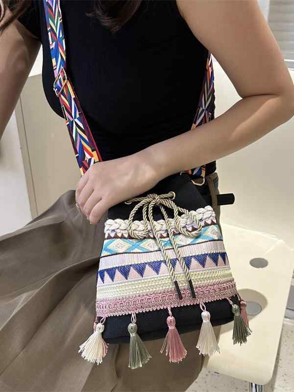 かごバッグ レディース ショルダーバッグ 斜めがけ バケツ型 フリンジ 帆布 文芸風 アジアン エスニック 民族風 裏地付き 普段使い