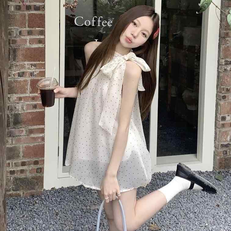 ノースリーブ シャツ 女性用 春夏 気質 通勤風 ハングネック デザイン 蝶結び ポリエステル 素材 ワイドシルエット ポルカドット 柄 別注 デザイン トップス 無袖 ブラウス ゆったり フィット 快適 日常使い 杏色 軽量 吸湿速乾 機能