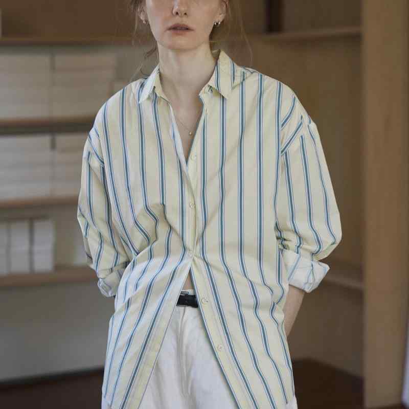 シャツ 女性用 グリーン 条紋 フレンチカラー 長袖 ワイドシルエット 物理防晒 切り替え ポリエステル混 通勤風 気質スタイル 快適カジュアル 開襟 シングルブレスト 春夏 軽量 吸湿速乾 伸縮性 普段使い 外出向け