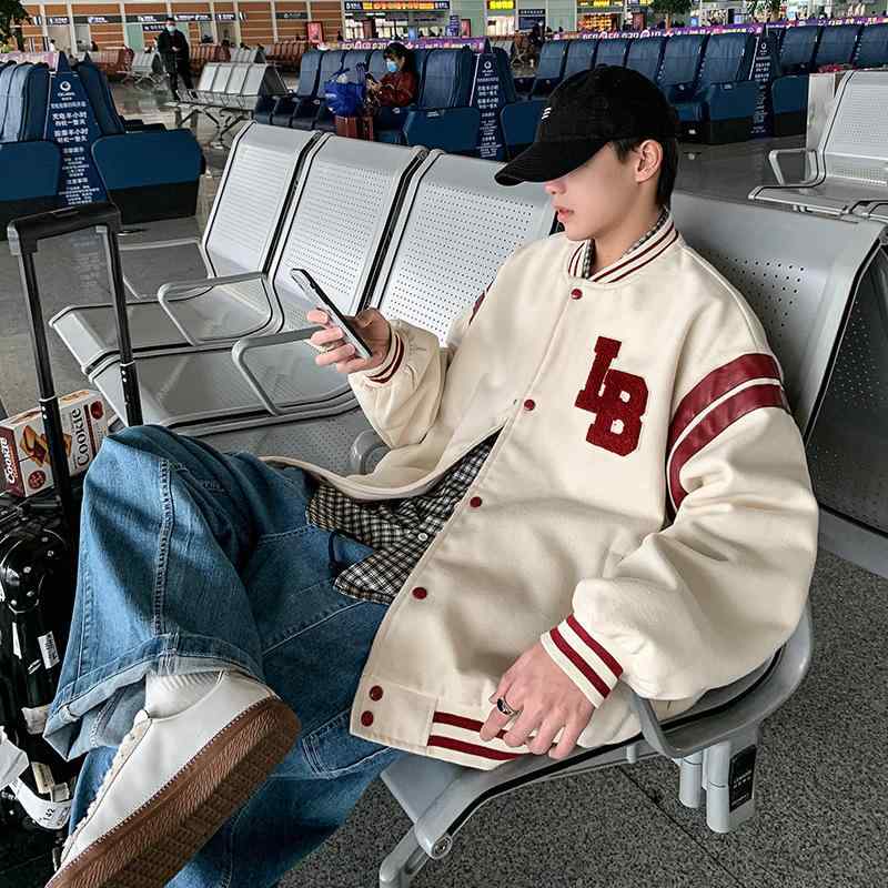 メンズ 春秋 ジャケット 棒球服 ストリートファッション クール ルーズフィット 韓国スタイル インスピレーション 香港風 トップス 立襟 ラップトップ 長袖 化学繊維混紡 ポリエステル 条紋 切り替え 撞色 斜めヘム 立体ポケット 短丈 ゆったりシルエ