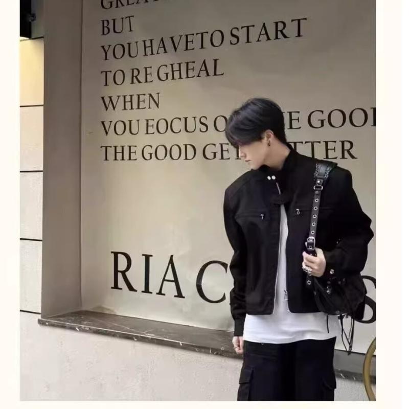・カテゴリ: ジャケット・スタイル: 復古・ネックライン: 翻領・フィット感: ゆったり・フロントデザイン: ジップ・フード: なし・厚み: 普通・柄: 無地・素材特性: 耐摩耗、防風・主な素材: ポリエステル30-80%・シーン: カジュアル・ディテール: プリント・裾デザイン: ストレート・衣丈: 通常・着用方法: アウター・袖丈: 長袖・袖型: 通常・カラー展開: ブラック、ホワイト・サイズ展開: M、L、XL、2XL、3XL
