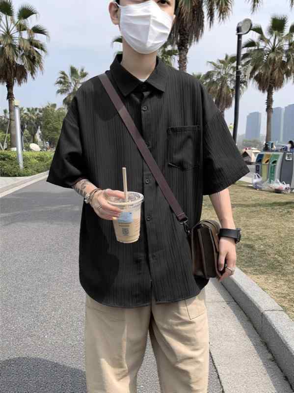 メンズ シャツ 短袖 七分袖 接触冷感 夏用 薄手 プリーツ デザイン 切り替え 柄 方領 ポケット 付き ゆったり シルエット ポリエステル 素材 日常 使い ブラック ホワイト かわいい スタイル 吸湿速乾 軽量 通勤 普段使い アウトドア 対応 大