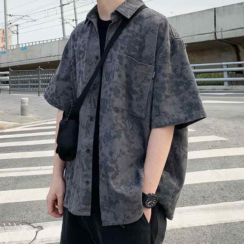 メンズ シャツ トップス 綿混紡 短袖 方領 タイダイ柄 夏 春夏 シーズン 韓国風 トレンド かっこいい ゆったり シルエット ポケット 装飾 免燙 加工 軽量 吸湿速乾 通気性 日常 使い 街着 休日 スタイル ラフ カジュアル ビーチ バカンス 旅
