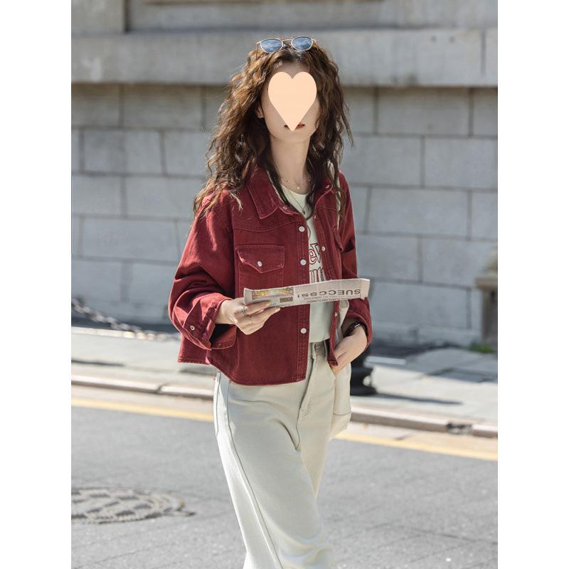 レディース コート 赤 コットン デニム 素材 秋冬 通勤 普段使い 気質 スタイル 都市 風 長袖 ポロ襟 ボタン デザイン 翻領 短丈 ジャケット トップス 軽量 伸縮性 吸湿速乾 機能 ハイネック ビッグシルエット Vネック ハイウエスト 切り替え