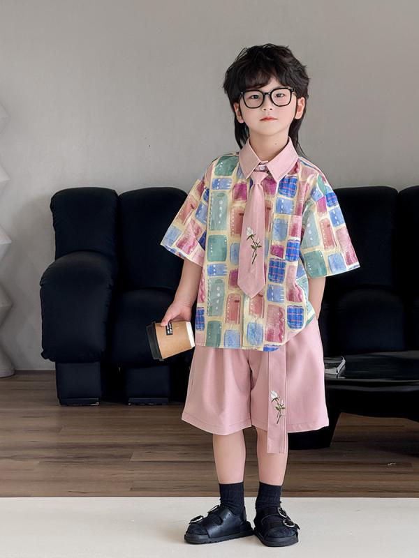 ・カテゴリ: 童衬衫・スタイル: 休闲・ネックライン: 翻领・袖丈: 短袖・柄: 花朵、抽象・主な素材: 棉100%・適合身長: 90cm、100cm、110cm、120cm、130cm、140cm、150cm、160cm・カラー展開: 粉色衬衫+领带、粉色衬衫+裤子+领带、粉色飘带裤子、粉色衬衫+粉短裤+领带+白背带