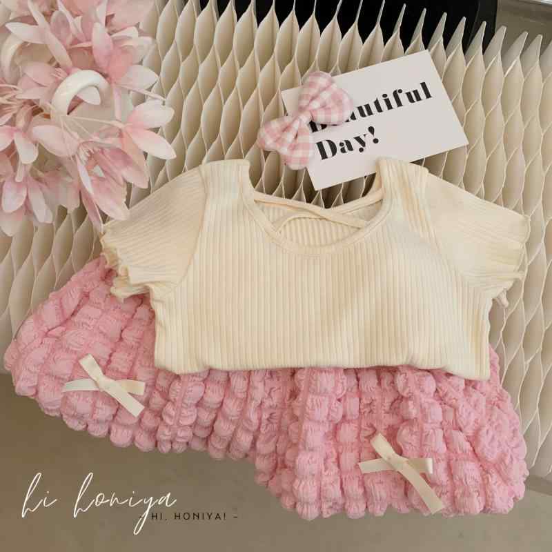 ・対象性別: 女・スタイル: 個性・セットタイプ: ツーピース・対象年齢: 3〜8歳・袖丈: 短袖・フード: なし・パンツ丈: ショート・生地加工: 柔軟・厚み: 普通・柄: 無地・要素: セットアップ・素材: ポリエステル90%・トップスタイル: プルオーバー・カラー展開: 杏色、ピンク、紫、ライトグリーン、杏色緑蝶結び、杏色ピンク蝶結び、ブラック・身長対応: 90cm、100cm、110cm、120cm、130cm