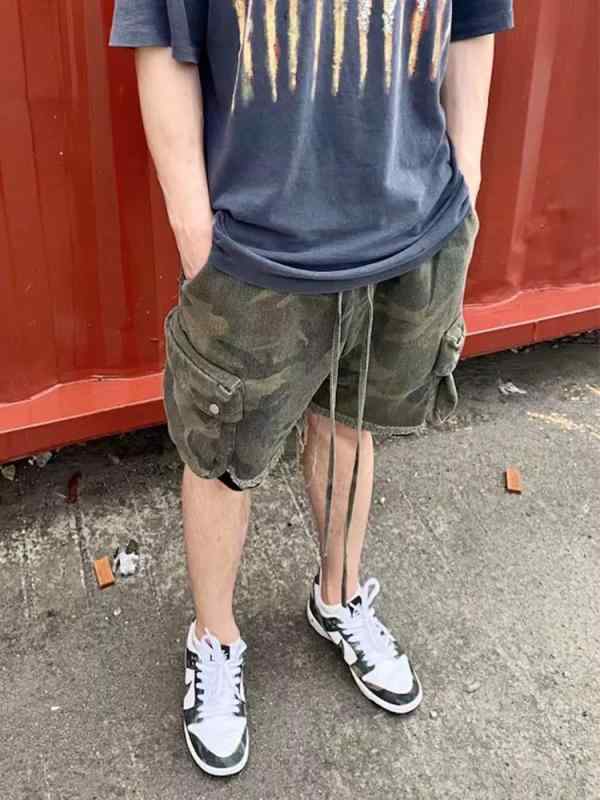 ショートパンツ メンズ ヴィンテージ風 アメリカン ストリート系 迷彩 ダメージ加工 メッシュ カーゴパンツ 五分丈 アメカジ カジュアル アウトドア・スタイル: ハイストリート・デザイン: カーゴパンツ・パンツ丈: 五分丈・ウエスト: ハイウエスト・厚さ: 普通・柄: 無地・素材: デニム・成分: 綿95%・用途: カジュアル・裾の仕様: ストレート・加工: 形態安定加工・ディテール: プリント・伸縮性: 高伸縮・カラー展開: vtg迷彩・サイズ展開: M, L, XL・カテゴリ: ワークパンツ・素材機能: 通気性, 洗濯機可, 耐摩耗性, 形態安定, 色落ちしにくい・対象年齢: 大人・性別: メンズ