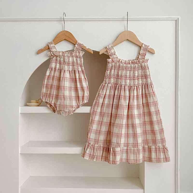 女児 ワンピース 吊り帯 格子柄 綿素材 柔らか 夏用 ピンク系 A字スカート 女の子 姉妹おそろい 3～8歳 中小児 接触冷感 吸湿速乾 かわいい 普段使い ベビー キッズ トップス スカート 連体服 クロスオーバー 軽量 伸縮性 トッドラー ガールズ
