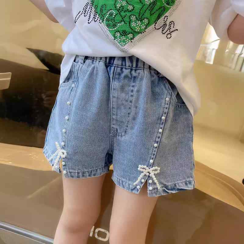 Culottes - 女児 デニム ショートパンツ キッズ 夏用 薄手 綿素材 柔らかい 加工 かわいい カード 柄 ヒョウ 柄 なし ミドル ウエスト 伸縮性 バンド 腰 軽量 普段使い 通学 遊び着 接触冷感 吸湿速乾 ビッグ シルエット ブルー 系 アイボリー トーン