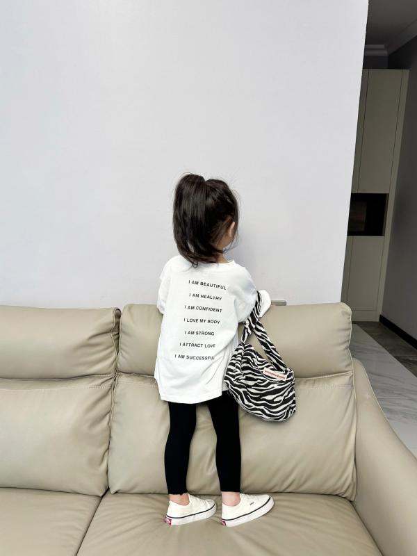 ・カテゴリ: 童T恤・スタイル: 韓版・袖丈: 長袖・主な素材: 綿95%・ネックライン: 圓領・柄: 字母・機能: 吸湿排汗・サイズ展開: 90,100,110,120,130,140