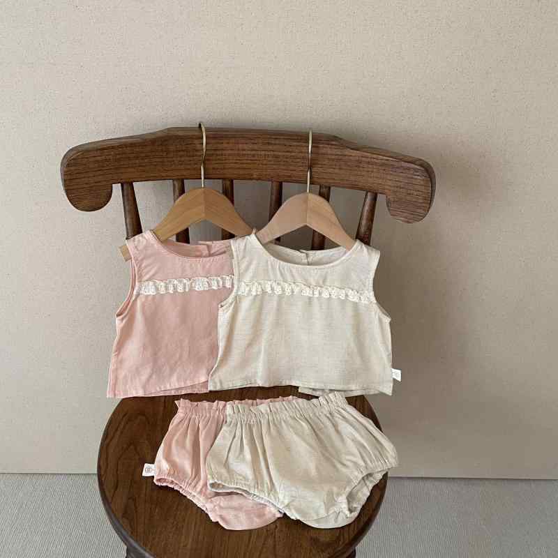 ベビー 女の子 夏用 無袖 花辺 ピンク ベージュ 綿麻 短パン セット 柔らかい 薄手 2点セット 1-3歳 赤ちゃん 服 かわいい シンプル 無地 単排ボタン 安全 A級 通気性 普段使い 涼しい 接触冷感 軽量 伸縮性 吸湿速乾 セットアップ コー