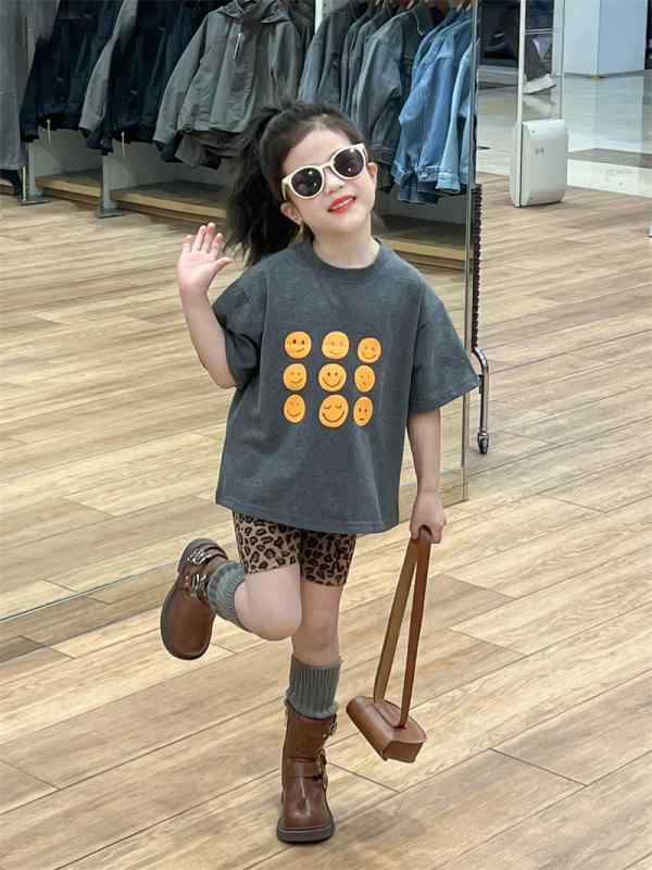 キッズ 男女兼用 春夏 笑顔 柄 中長丈 ゆったり 短袖 Tシャツ トップス 綿 素材 吸湿速乾 豹柄 サイクリング 短パン セット 2点組 かわいい プリント 軽量 伸縮性 普段使い 夏服 子供服 3～8歳 90～140cm