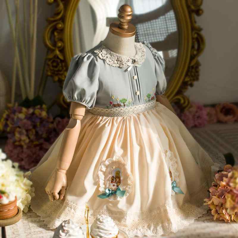・カテゴリ: 童スカート・スタイル: 甘美・主な素材: 綿100%・袖丈: 短袖・柄: その他・カラー展開: 小松鼠公主裙M518・適合身長: 90cm,100cm,110cm,120cm,130cm,140cm・適合年齢: 中大児(8歳以上、140cm以上)・スカート丈: ライニングスカート・裾デザイン: スプライス・装飾: 蝶結び・素材加工: 柔軟処理