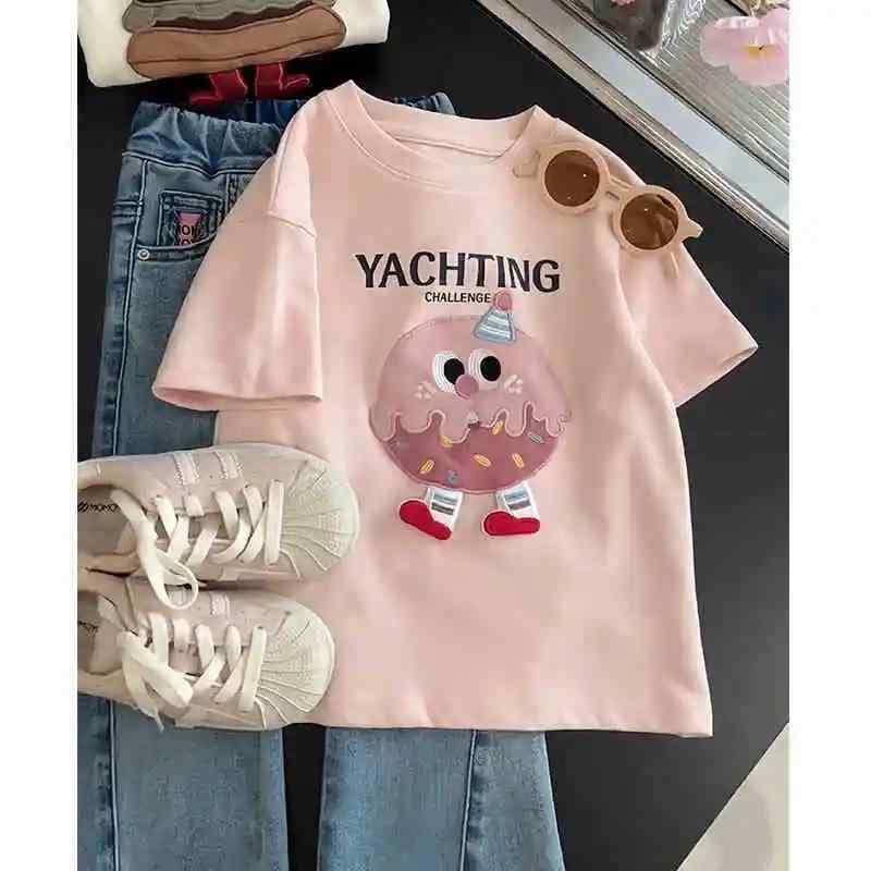 ・カテゴリ: 童Tシャツ・スタイル: カジュアル・主な素材: ポリエステル50%・袖丈: 短袖・ネックライン: ラウンドネック・柄: プリント・カラー展開: ベージュ、ピンク・サイズ展開: 110、120、130、140、150、160、170
