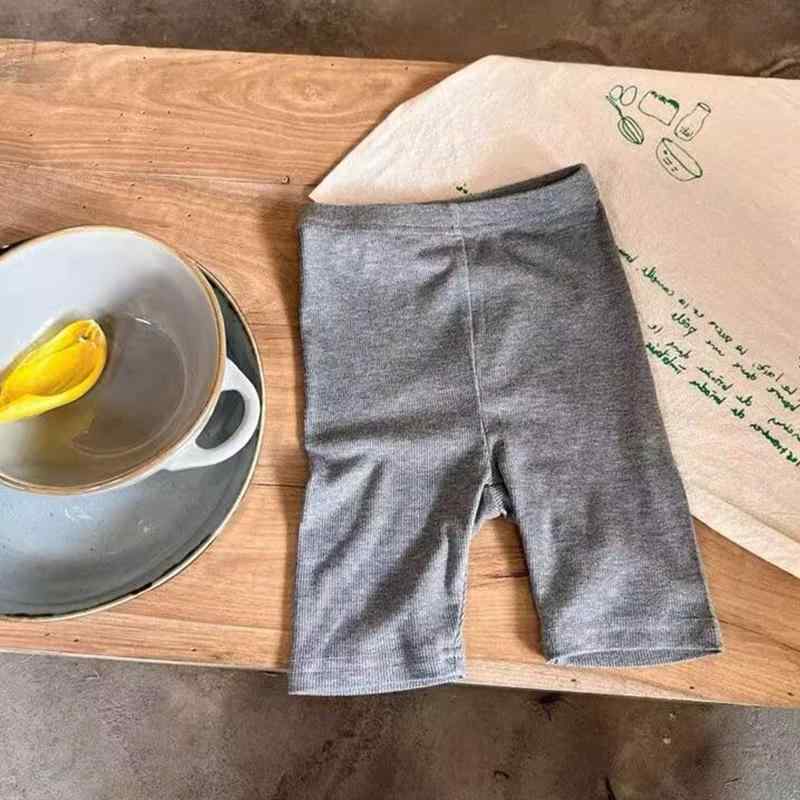 女児用 夏用 伸縮性 サイクリングパンツ 薄手 ショートパンツ 女の子用 夏季 外出用 打底パンツ 5分丈 長ズボン 涤纶 素材 黒 ピンク グレー イエロー ベージュ ブラウン 純色 百搭 ファッション カジュアル スタイル 中腰 安全 B級 3〜8歳