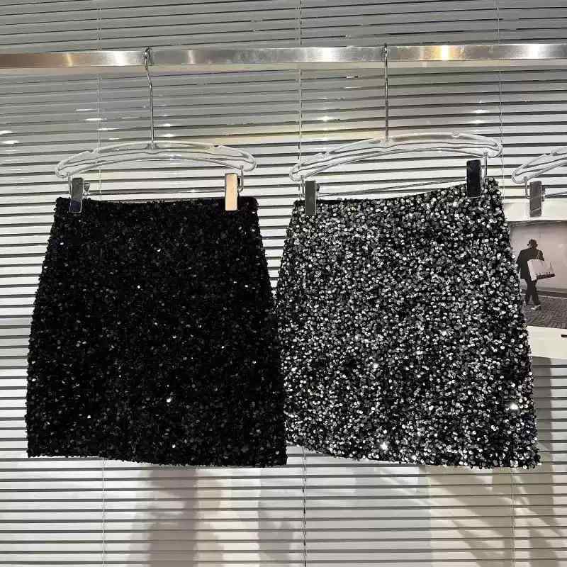 Rakuten - キッズ 女の子 半身裙 スカート 包臀 ミニスカート 韓版 春夏 秋冬 通年 亮片 スパンコール 綿 コットン 柔軟 伸縮性 A字 フレア 黒 ブラック 銀色 シルバー 基本款 潮范 カジュアル 日常使い 子供服 かわいい ファッション トップス ボトム