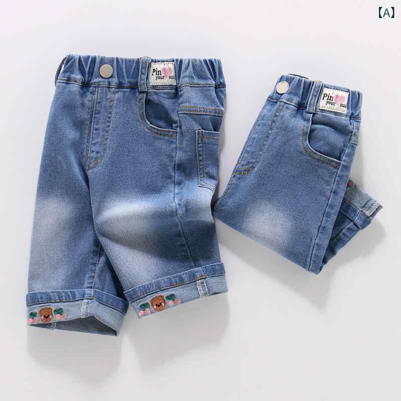 Culottes - 女児 牛仔パンツ キッズ 七分丈 夏用 刺繍 デザイン 子供用 女の子 デニム 薄手 素材 酵素洗い 加工 伸縮性 快適 履き心地 カジュアル スタイル カードゥー 柄 中腰 仕様 開脚可能 機能 牛仔色 ライトブルー