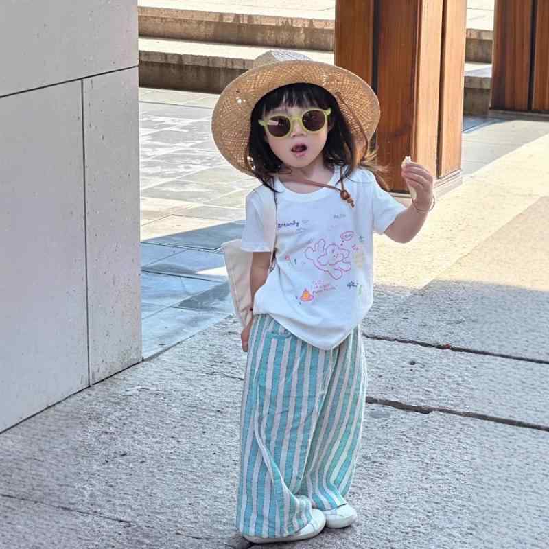 Rakuten - 女の子 子供 Tシャツ トップス 半袖 短袖 かわいい カード プリント 綿 100% 柔らかい 吸湿速乾 接触冷感 丸首 夏 春夏 普段使い 部屋着 通学 軽量 伸縮性 アイボリー ホワイト 1〜8歳 80〜140cm ビッグシルエット シンプル カジ
