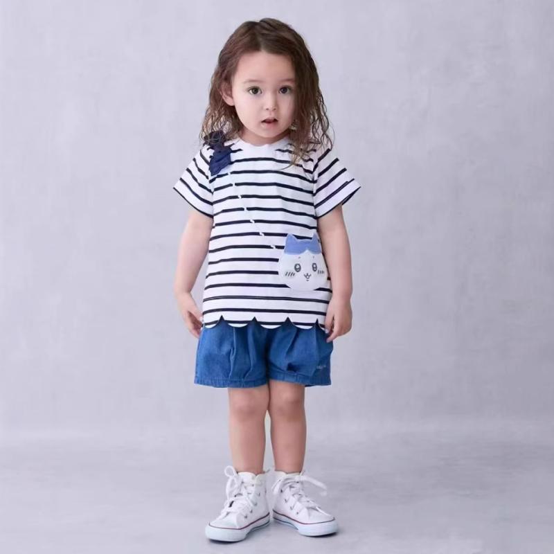 女の子 子供用 半袖 Tシャツ かわいい 蝶結び 花びら フリル 斜めクロス デザイン カード プリント トップス 綿 柔らかい 素材 丸首 紫色 淡いピンク ストライプ カラー 春夏 秋 シーズン 日常使い 1-8歳 対応