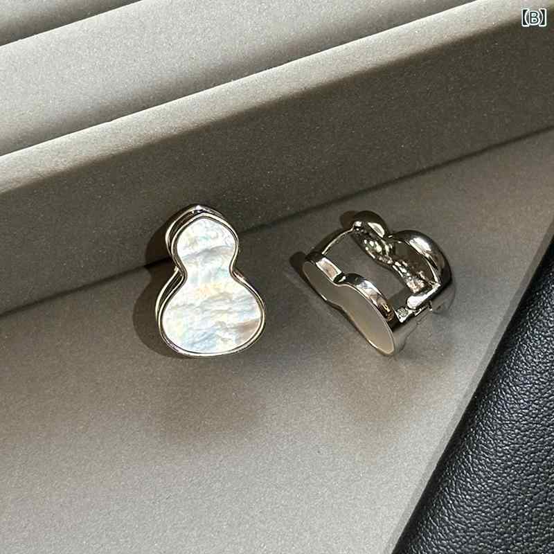 イヤリング 女性用 天然貝殻 両面 葫芦 デザイン 軽量 耳飾り 耳ピアス 気質 アクセサリー 法式 復古 スタイル 秋冬 ゴールド シルバー 再生素材 軽奢 高級感 かわいい 普段使い シンプル 形状 女性向け 3