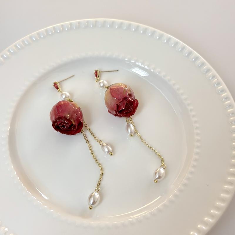 Body Earrings - ピアス 女性用 赤い永遠のバラ 花 デザイン かわいい 少女風 流蘇 イヤリング 銅 素材 電気メッキ加工 珍珠 花 田園風 清新 甘美 植物 モチーフ 夏 アクセサリー 軽やか 華やか 日常使い