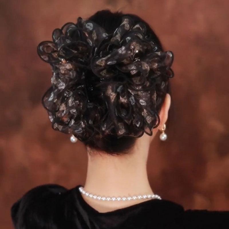 ヘアアクセサリー 女性用 布製 ふんわり グラブクリップ 大型 気品 ボリュームアップ ヘアピン 高級感 後頭部 シャーククリップ ブラック 花柄 甘め 爽やか 春 ハンドメイド 軽量 かわいい スタイル 植物モチーフ