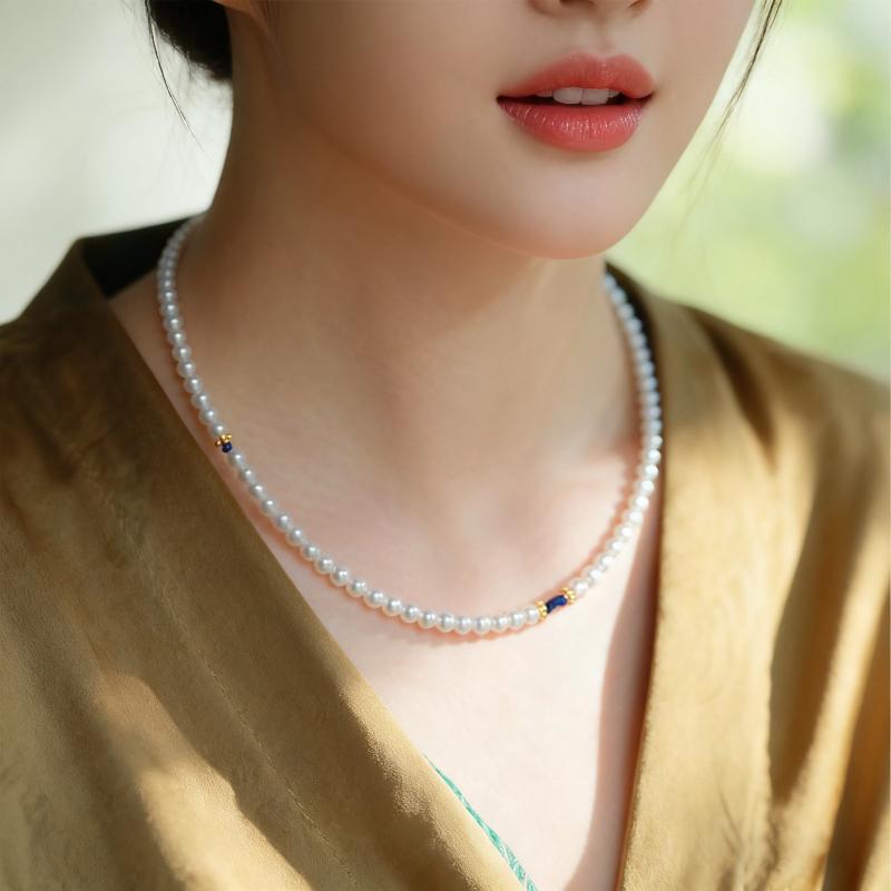 Rhinestone - ネックレス 女性用 天然青金石 淡水パール 鎖骨チェーン 近円形 真珠白 銅製 調整可能 長さ38cm プラス5cm 個性派 ファッション 夏用 小さめ4mmから5mm レイヤード シンプル 洗練デザイン