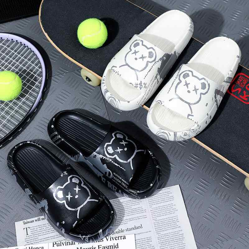 メンズ ルームシューズ ビーチサンダル 室内用 屋外対応 春夏 接触冷感 PVC素材 厚底 耐摩耗 防滑 韓流スタイル クマ柄 プリント加工 軽量 柔軟 ファッション カジュアル 普段使い 通勤 通学 浴室対応 クリアカラー ホワイト ブラック ピンク系