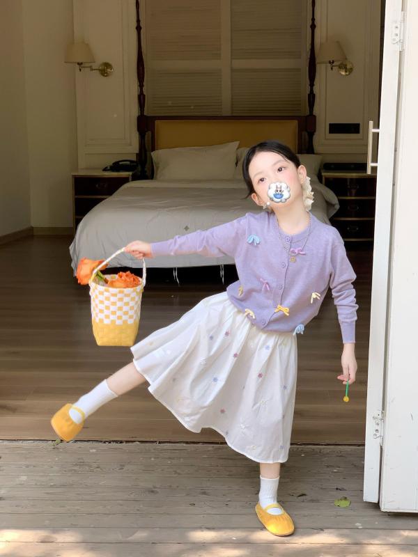 カーディガン キッズ 女の子 子供服 羽織り トップス ニット セーター 長袖 ラウンドネック 無地 アウター 前開き ボタン 暖かい 防寒 伸縮性 普段使い 通園 通学 カジュアル かわいい おしゃれ