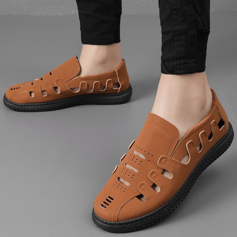 メンズ ビーチサンダル 夏 男性用 クローズドトゥ 透気性 軽量 防水 切り替えデザイン ブラック ブラウン イエロー アウトドア 普段使い 休日シューズ スライドオン ビッグサイズ 再生素材 柔軟 耐久性 快適 通気穴加工