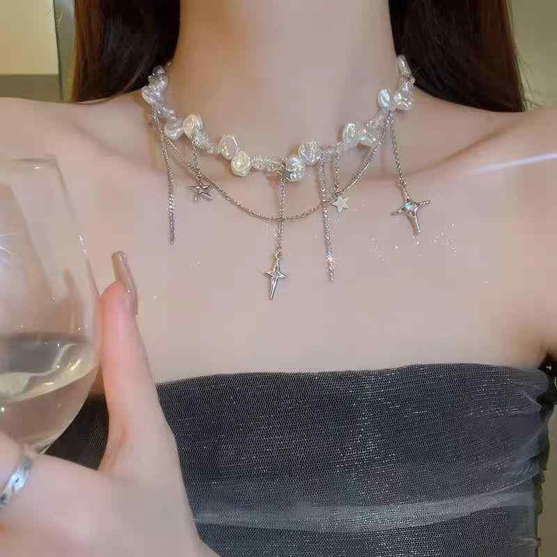 ネックレス 女性用 星形 珍珠 デザイン 軽量 個性派 気質 鎖骨チェーン アクセサリー 合金製 電気メッキ加工 星モチーフ 幾何学 シンプルチェーン 春夏 コーディネート ジュエリー ファッション アクセント