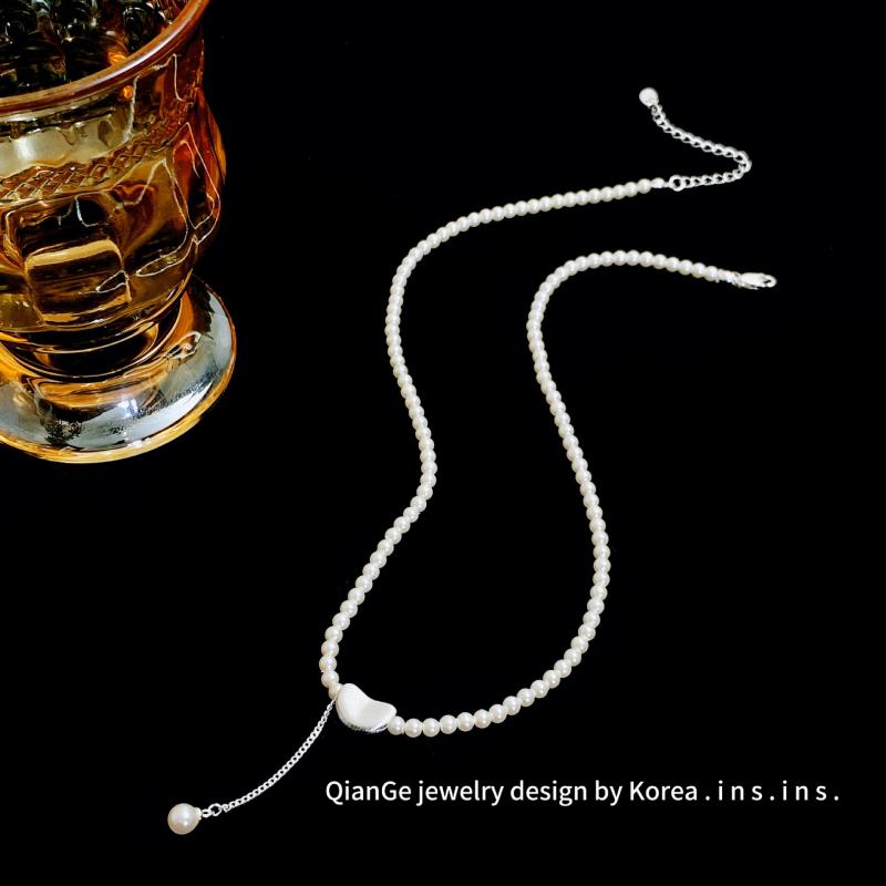 ネックレス 女性用 珍珠 チェーン 母貝 アクセサリー シンプル モダン 鎖骨用 幾何学 デザイン 個性派 トレンド 冬 アクセサリー 普段使い 軽量 電気メッキ加工 自然素材 3mm ビーズ 31cm 調整可能