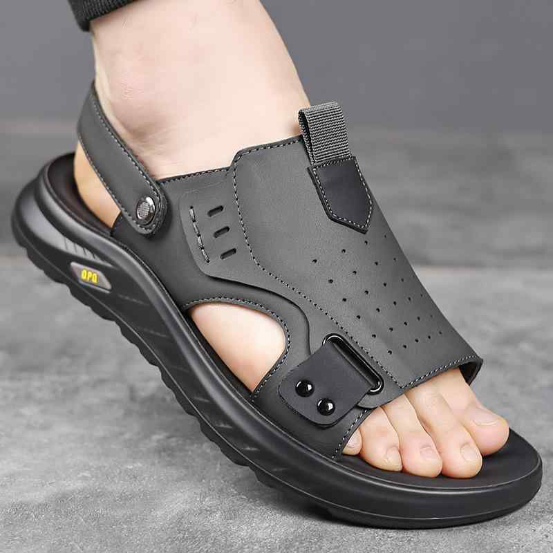 メンズサンダル 男性用 露趾 牛革 透気 防水 防滑 軽量 低筒 坂跟 3cm 夏 黒 グレー ビーチ 普段使い 純色 磨砂加工 注塑底 セットオン シンプル スタイル