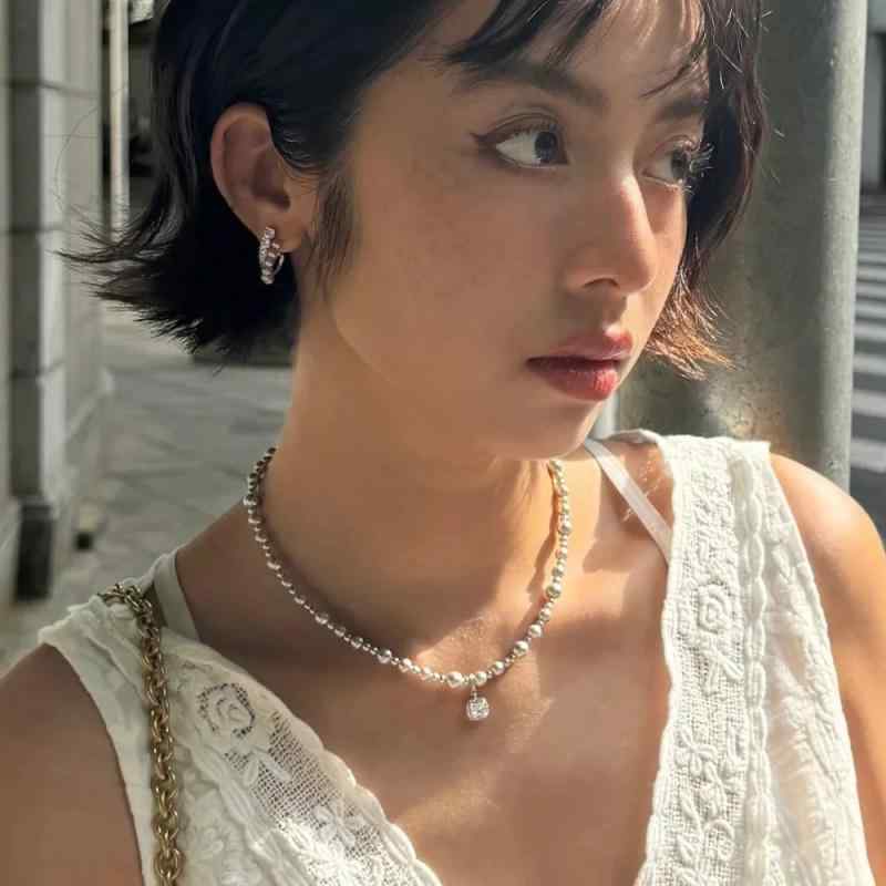 乐天商城 - ネックレス 女性用 方糖 ジルコニア 珍珠 鎖骨チェーン インスピレーション風 優雅 高級感 春季 軽量 銅素材 微細 イエローゴールド調 誕生日 ギフト シンプル アクセサリー