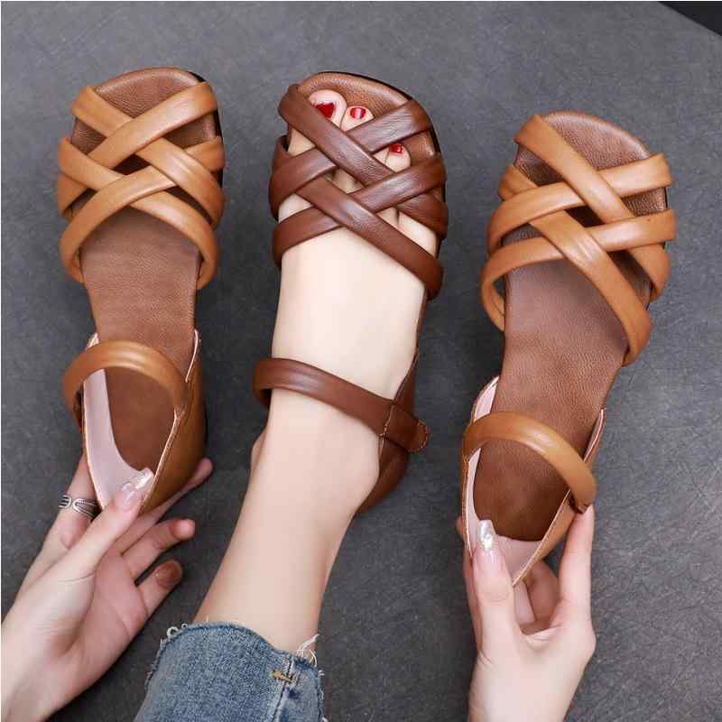 レディース フラットサンダル 夏 復古 丸トゥ クロスストラップ 魔法テープ 真皮 透気 ブラウン系 土色系 切り替え 軽量 普段使い 通勤 外出 足首ストラップ オープントゥ 粘着底 偽皮内張り 丸型 純色 足首固定