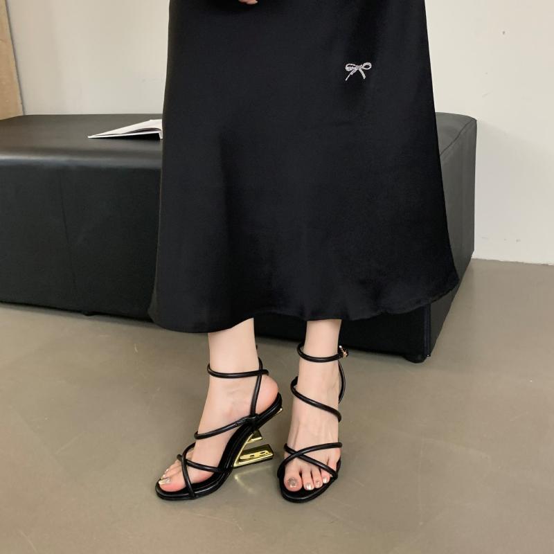 女性用 ハイヒールサンダル かわいい ピンク ブラック ホワイト 9cm 異型ヒール クロスストラップ 切り替え 露趾 気質 欧美スタイル 夏用 春夏秋 通勤 普段使い 軽量 PU素材 伸縮性 吸湿速乾 ビッグシルエット ハイウエスト 接触冷感