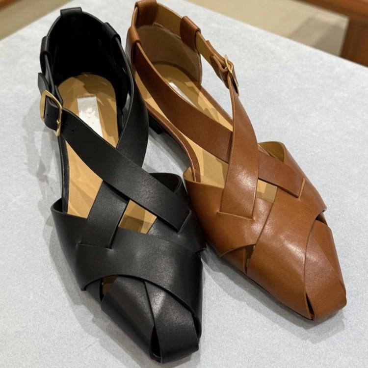 ローマサンダル 女性用 春夏 黒 編み込み 尖頭 本革 百搭 羊皮 低幫 透気 防水 防滑 耐磨 吸汗 減震 純色 ブラウン ピッグスキン インソール 牛筋底 ラウンドトゥ バックル ストラップ サイドオープン 速乾 除臭 バランス サポート 抗菌