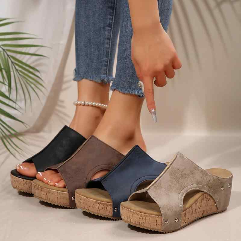 レディース ビッグサイズ 厚底サンダル 魚嘴 クッション 女性用 夏 春夏 ピンク ブラック ブラウン ネイビー PUレザー ゴム底 歩きやすい 軽量 伸縮性 普段使い 外出 カジュアル ファッション 厚底 クッション性 フィット感 快適 足元 スタイル