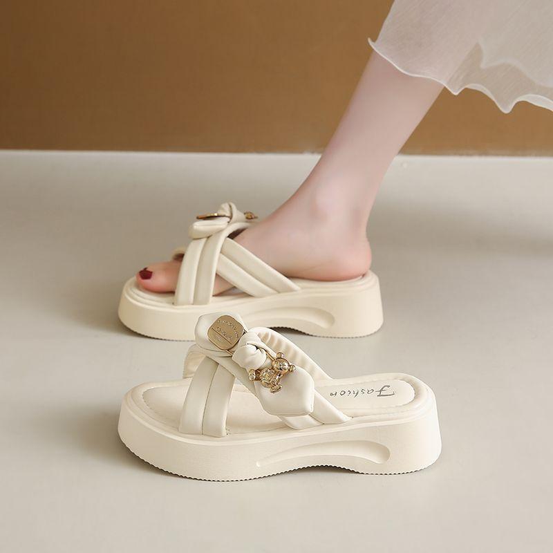 サンダル レディース 夏季 厚底 ワイドストラップ かわいい 学院風 バタフライボウ ピューレザー風 ラバーソール インソール 軽量 防滑 増高 3cm 5cm 厚さ ブラック 米色 ピュアカラー スカートコーデ ビーチ カジュアル